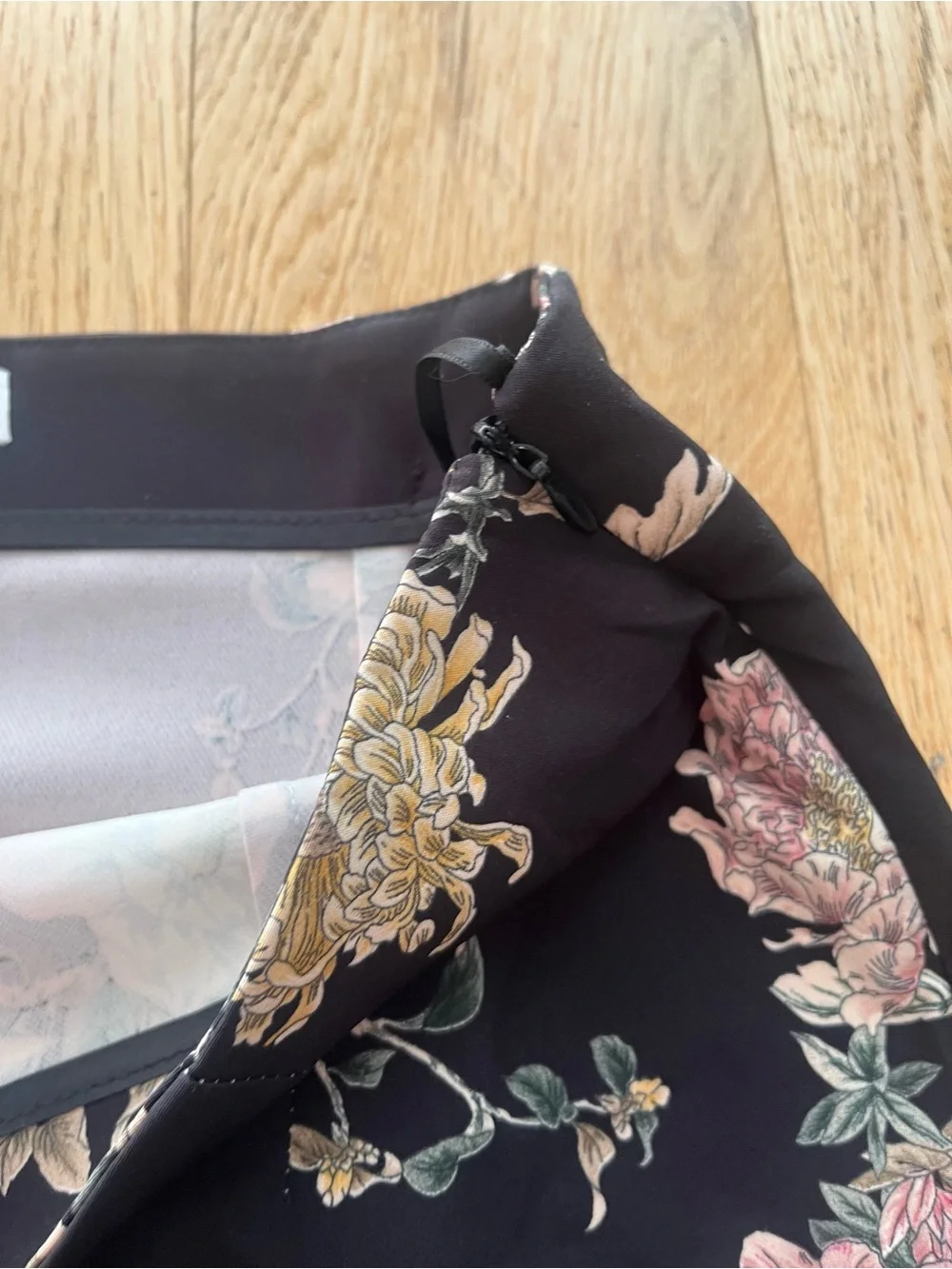 Tenax Made In Italy Black Floral Scalloped Hem Midi Skirt